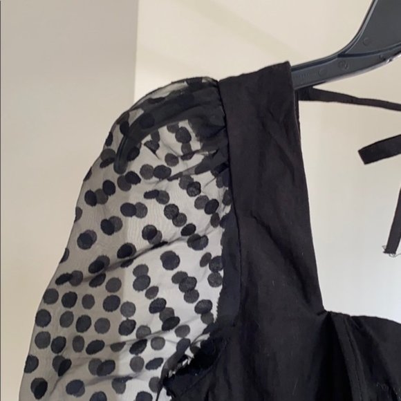 TOPSHOP BLACK PUFFY POLKA DOT SLEEVE TOP - Picture 3 of 7